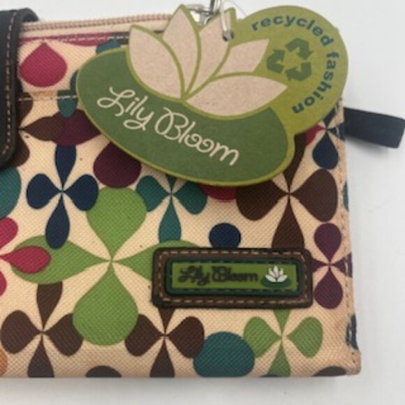 NEW Lily Bloom Wallet Clutch Floral Canvas ID Pouch NWT - Picture 11 of 12